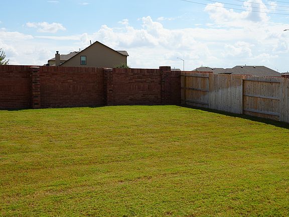 4th image of 307 Canton Chase