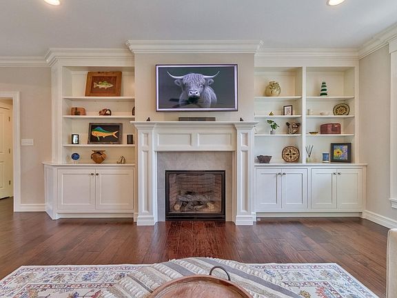 4th image of 333 Mannington Ct