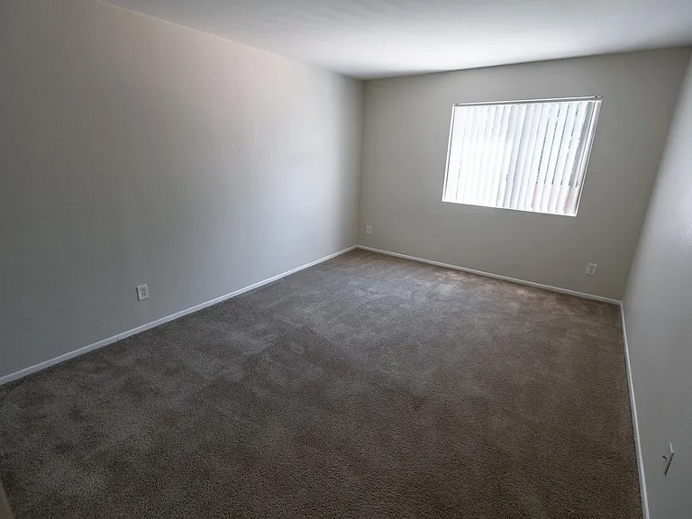 6651 Haskell Ave — Photo 30