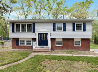 10 Andover Rd, Jackson, NJ 08527