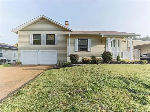 9 Michelle Ln photo 1