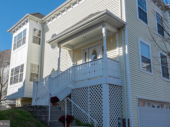 3rd image of 10 Victoria Ct #19