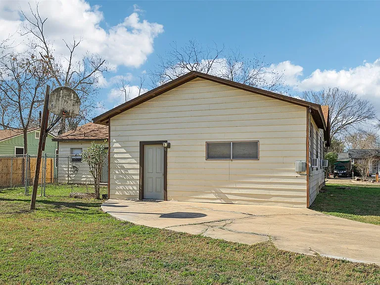 620 Barbara Dr — Photo 26