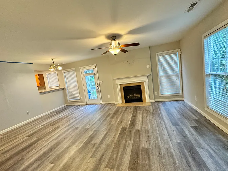 1804 Butterfly Ln — Photo 1