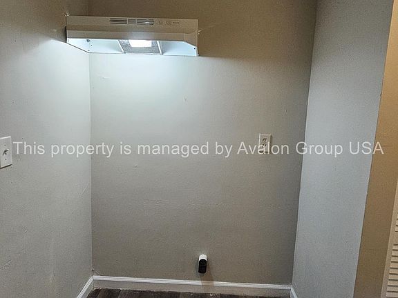 5th image of 2831 W 6th St #2831