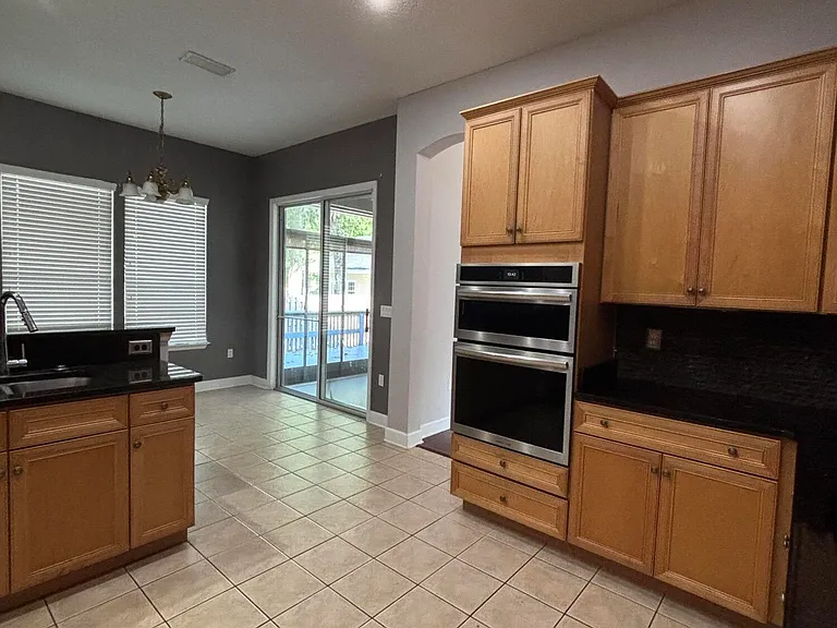 11827 Crusselle Dr — Photo 11