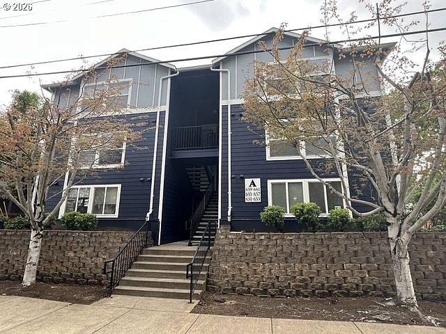 1st image of 659 NE 162nd Ave #302