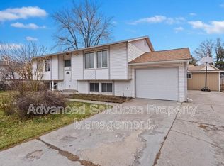 827 E Chariot Dr, Sandy, UT 84094