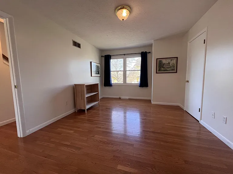 116 Ridgeley Rd — Photo 2