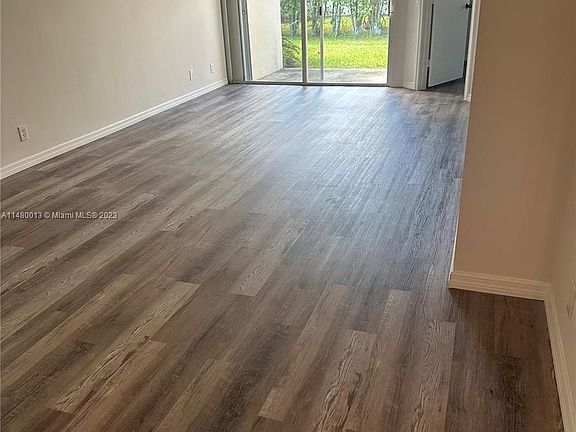 4th image of 4983 SW 32nd Ave #4983
