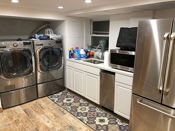 4th image of 528 Beach 129 St