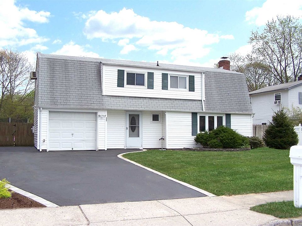 1st image of 29 Imperial Dr