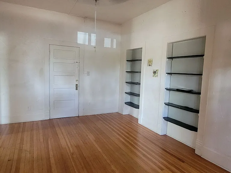 902 Greenwood Ave — Photo 4