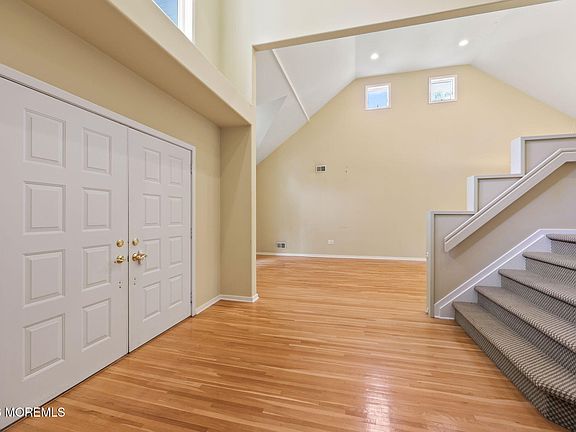 3rd image of 684 Harding Road