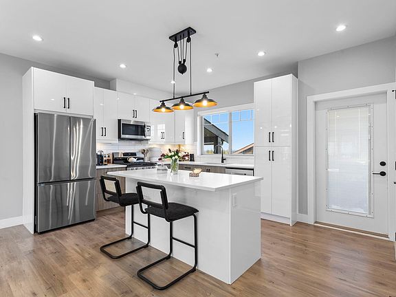 4th image of 23710 133rd Ave #1