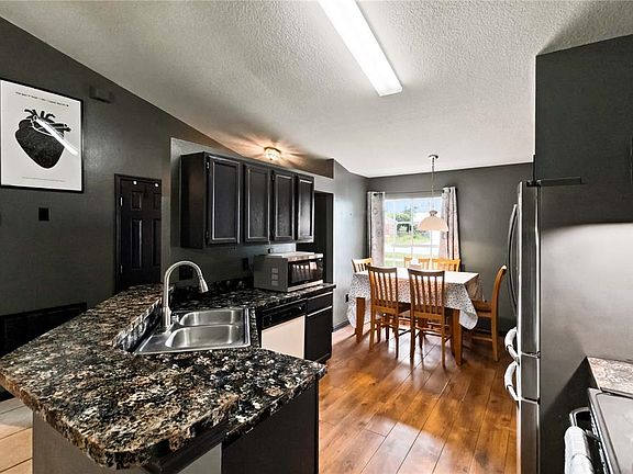 3rd image of 677 SAGAMORE DRIVE