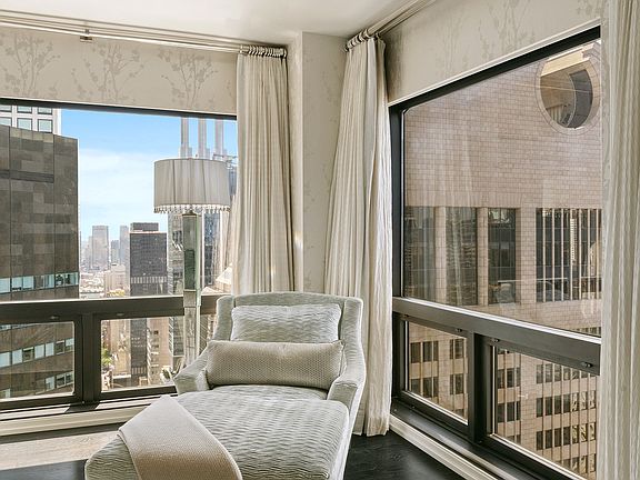 4th image of 721 5th Ave APT 59B