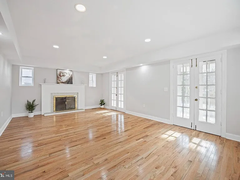 541 E Church Rd — Photo 5