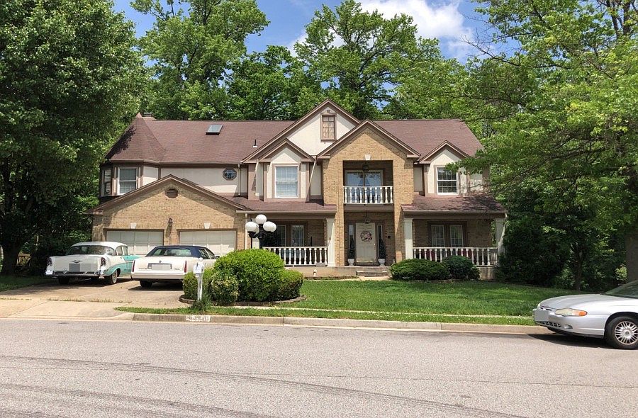 1st image of 9450 Wooded Glen Ave