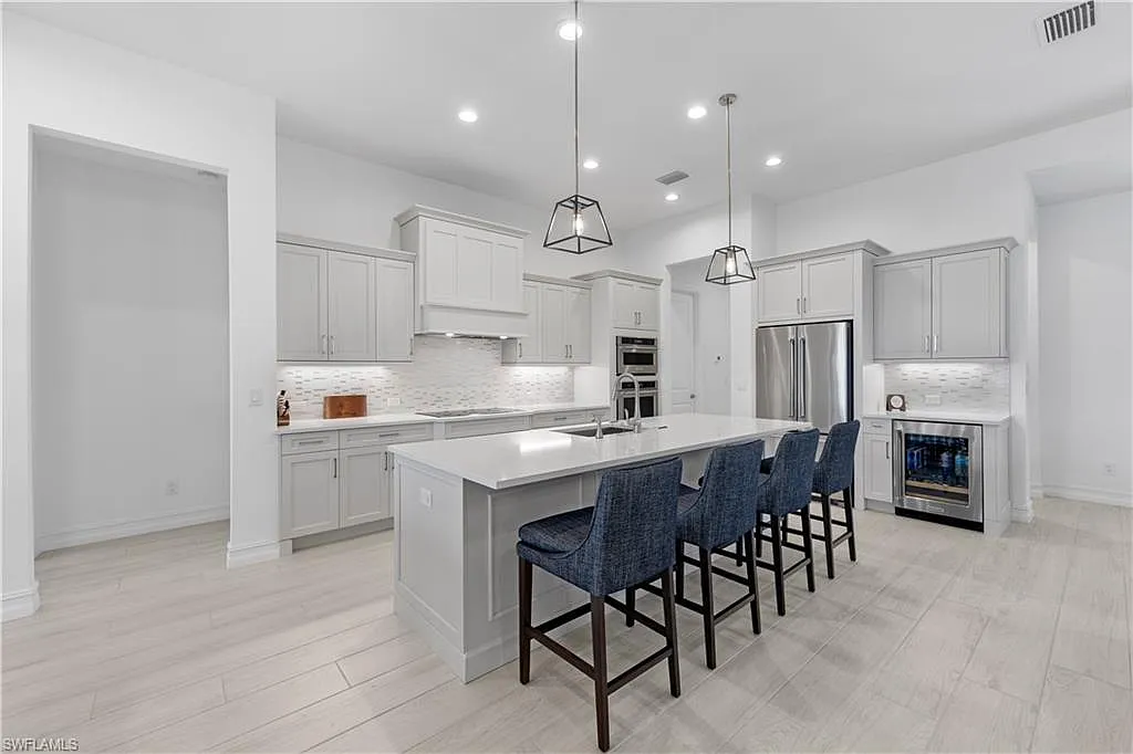4 bed, 3.0 bath, 2467 sqft, $15,000 — Photo 4