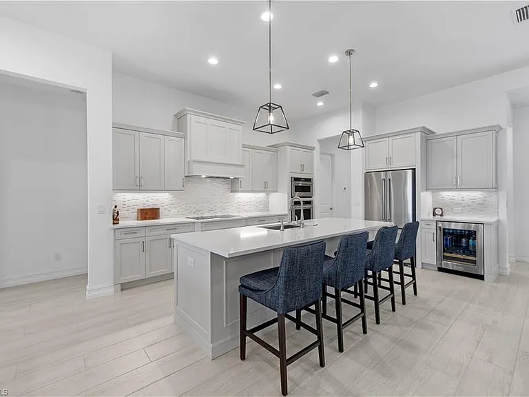14265 Laguna Springs Ln — Photo 4