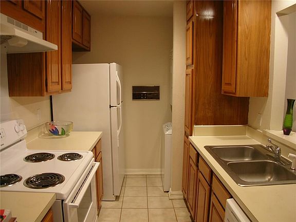 2nd image of 4554 Glenwick Ln APT 1301