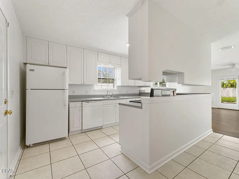 3914 Ray St — Photo 4