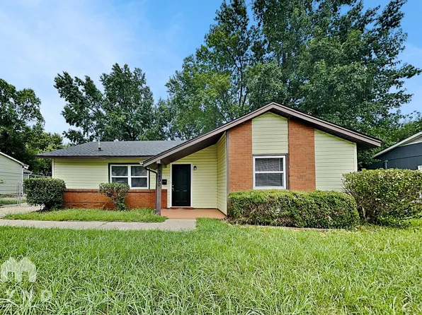 3400 Pine Meadow Dr, Charlotte, NC 28269