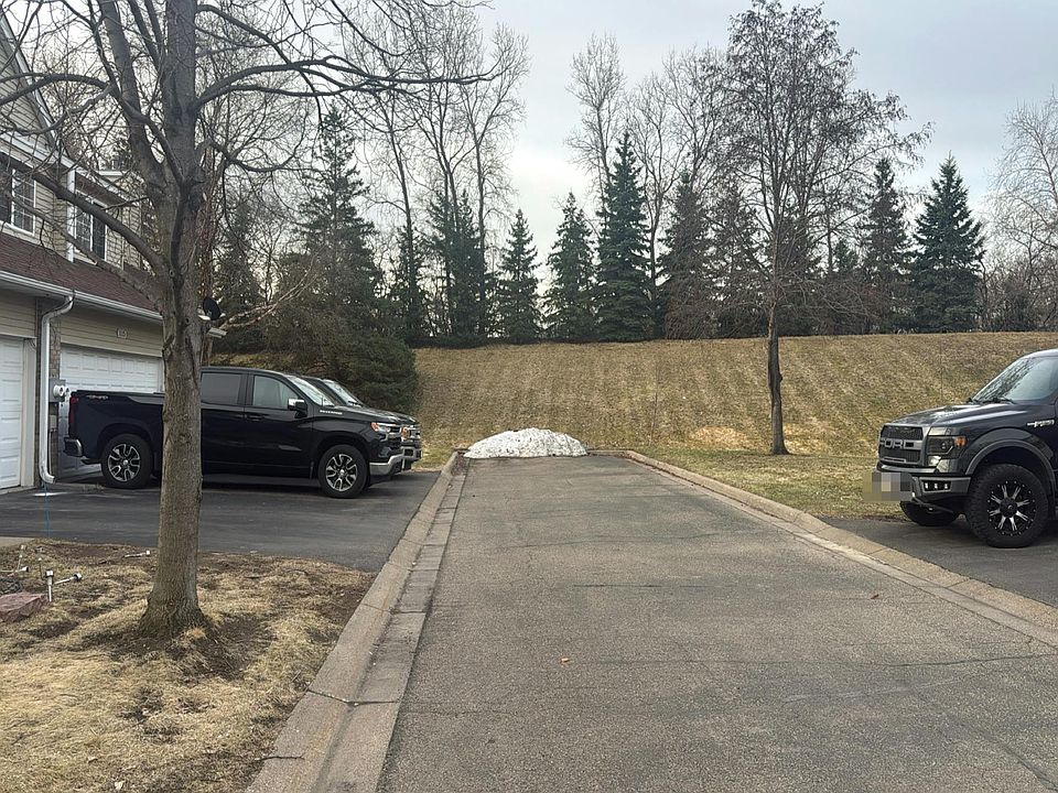 2nd image of 1118 Pecks Woods Dr