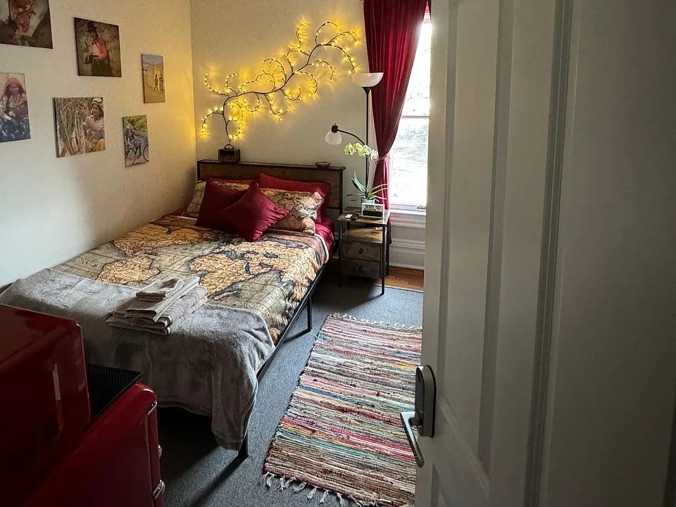 412 Douglas Ave #1