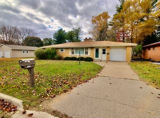 4617 13th St, Menominee, MI 49858