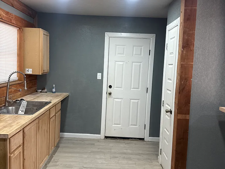 844 Cleardale Dr — Photo 16