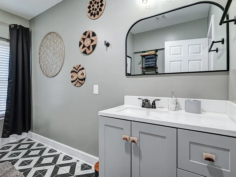 2518 Lester St — Photo 15