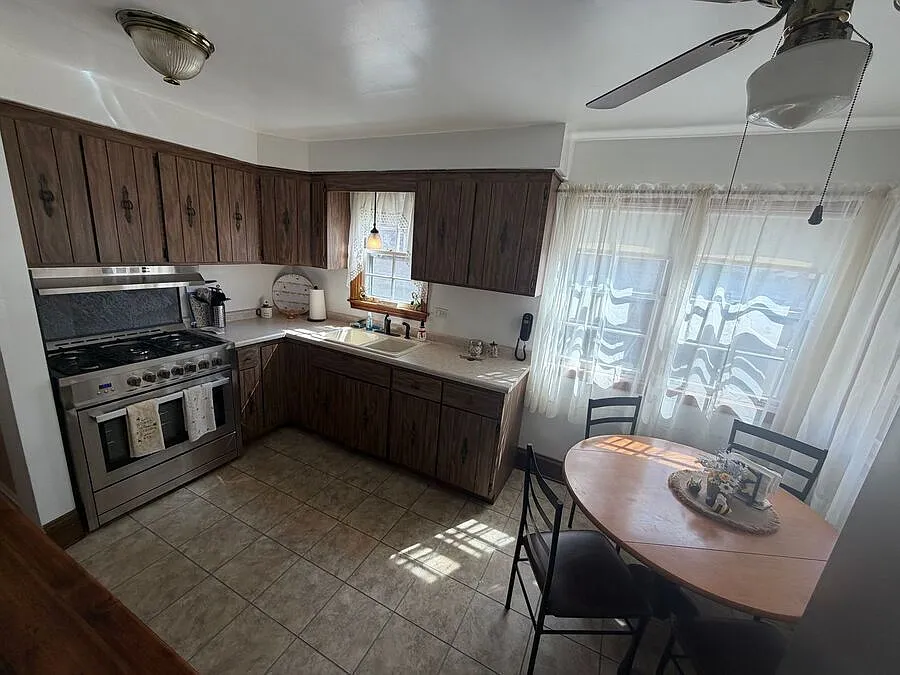 Building Photo - 10724 S Drake Ave #7