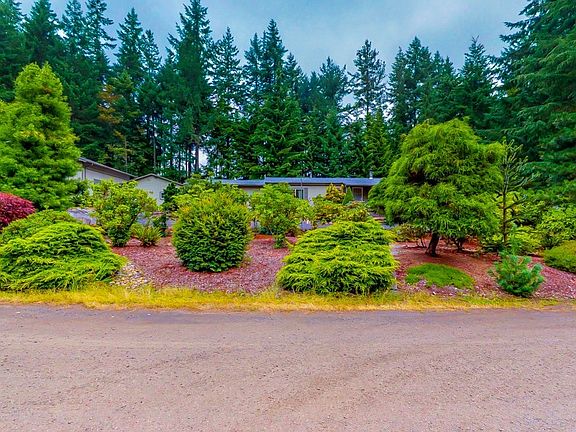 Nice landscaping.
