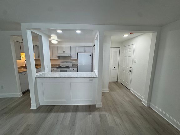 2nd image of 4420 Groombridge Way APT A