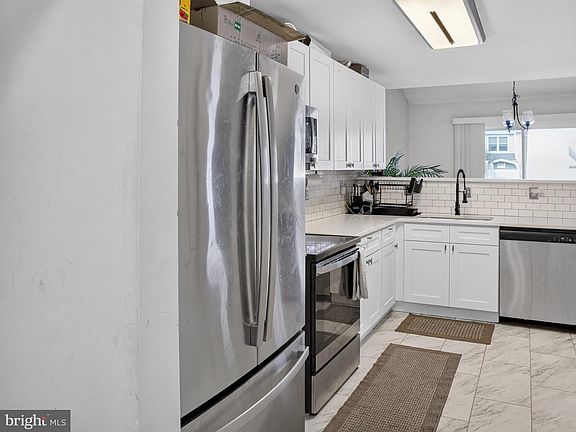 4th image of 117 Redden Ln