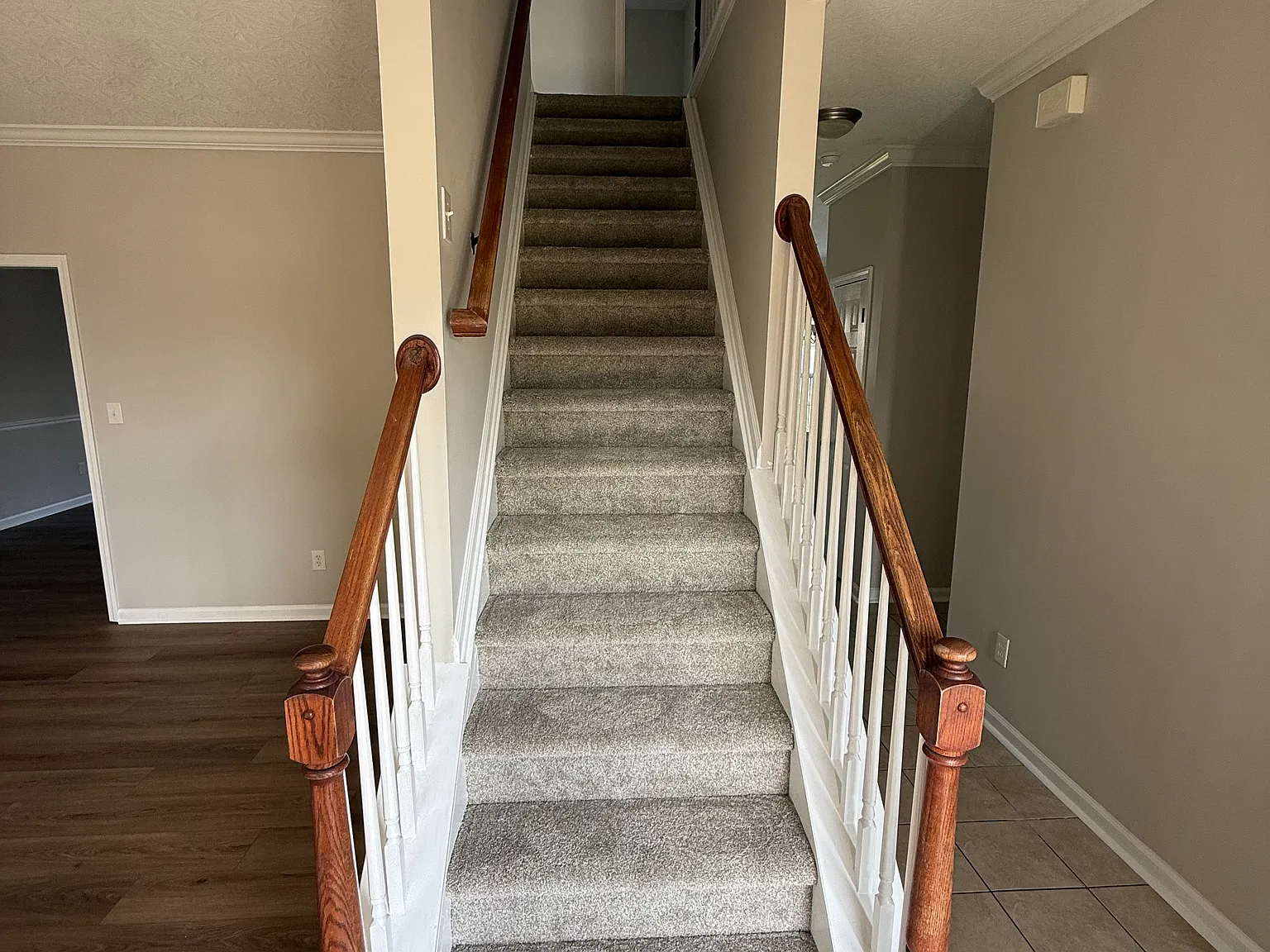 4 bed, 2323 sqft, $2,500 — Photo 2