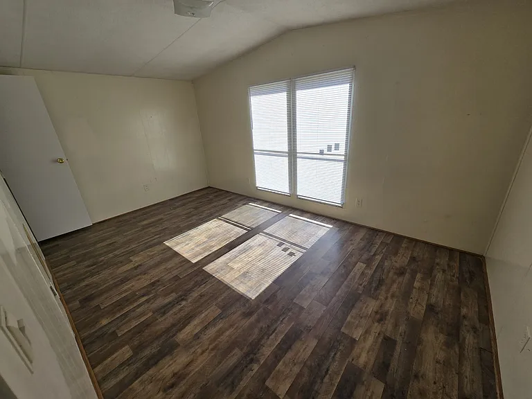 Oak Creek Estates MHC — Photo 40