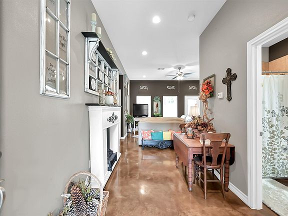 5th image of 15761 Sweetgum Dr