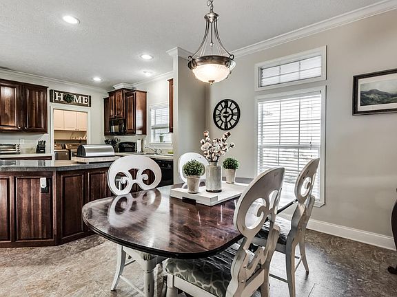 3rd image of 1090 Alexis Ln