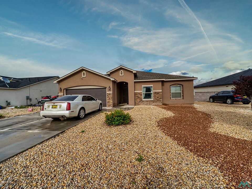 1st image of 812 Barcelona Ct