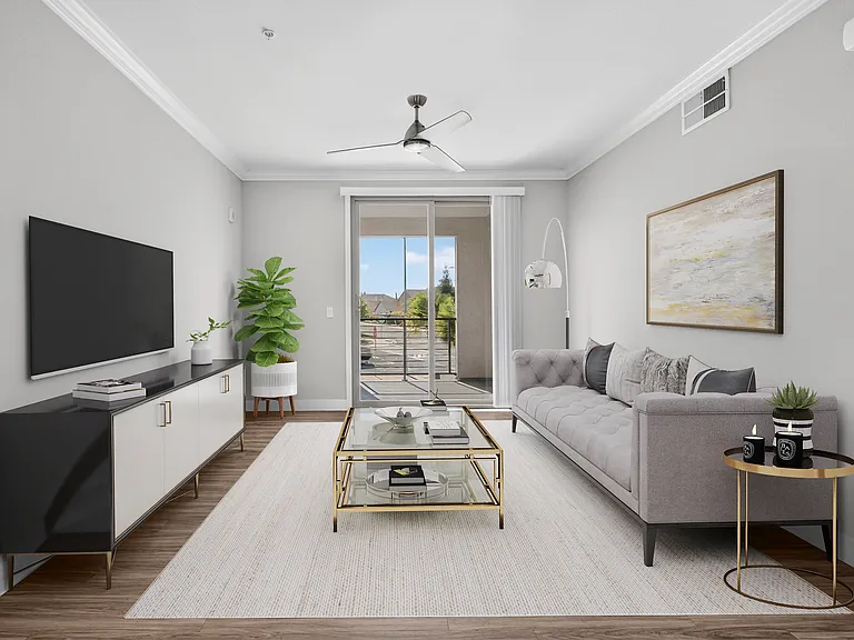 Tesoro Apartments — Photo 1