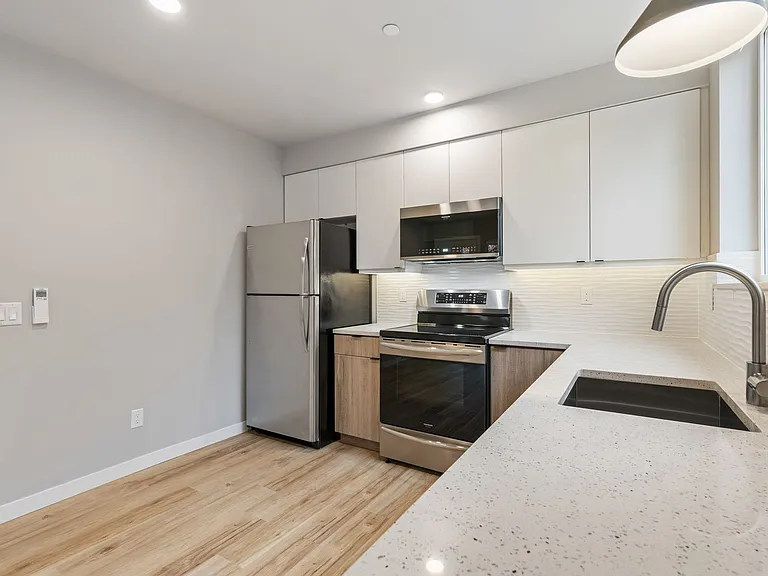 5480-5490 NE 18th Ave #1820-1840 — Photo 8