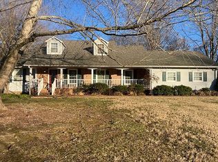 332 Drakesborough Dr, Bowling Green, KY 42103