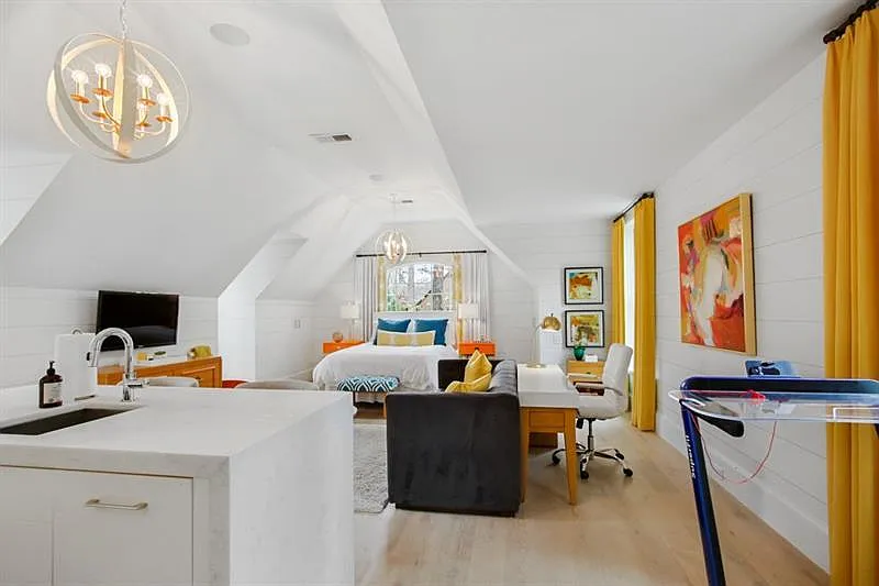1 bed, 1.0 bath, 1000 sqft, $3,200 — Photo 2