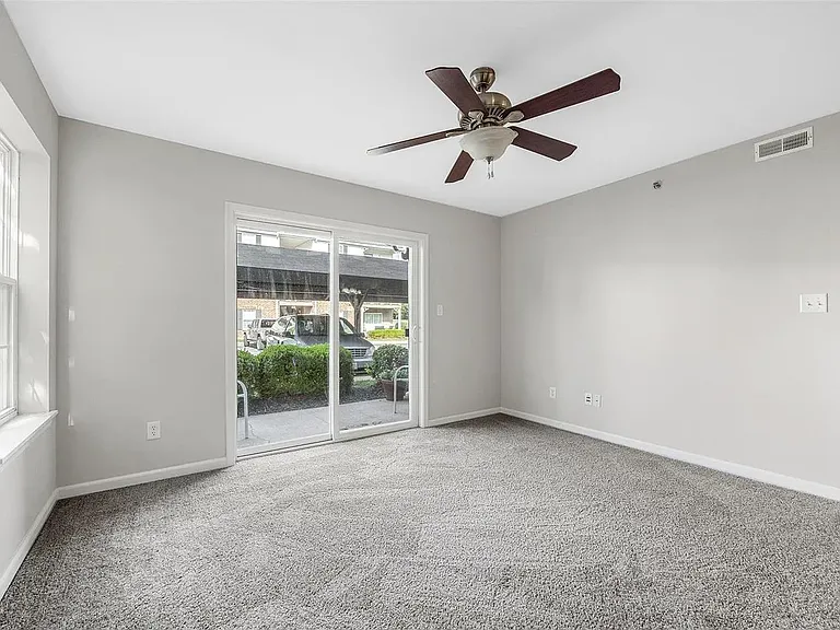 111 Saravalle Dr — Photo 12