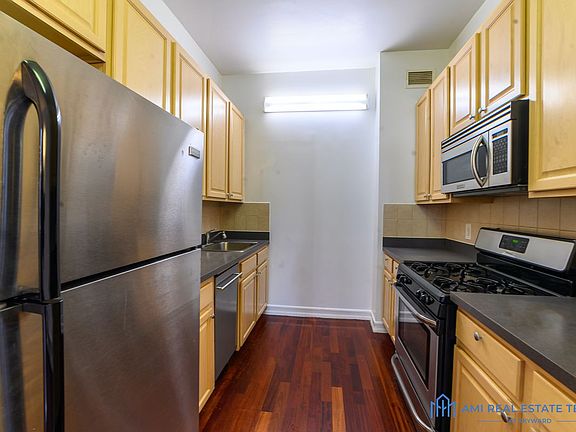 5th image of 191 Saint Nicholas Ave APT 1