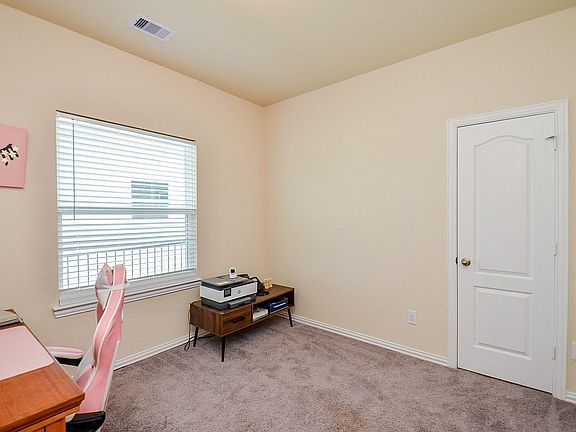 5th image of 279 Shoreview Dr