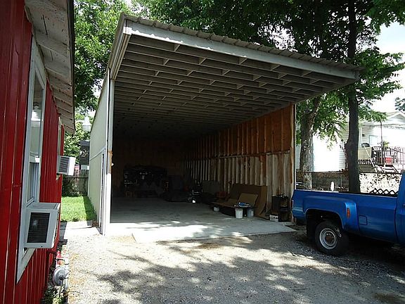 Garage / Warehouse area.